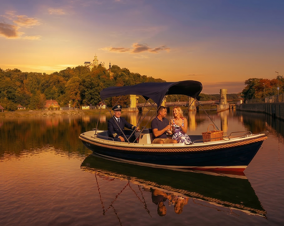 sunset tour lode cesko